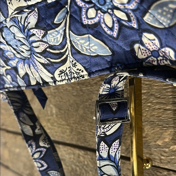 Vera Bradley Trio Zip Hipster Crossbody Bag in Tropic Tapestry Blue Floral EUC - Picture 3 of 11